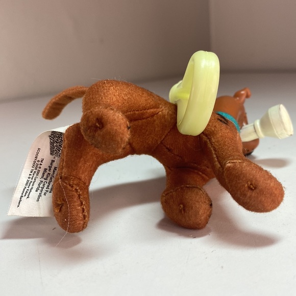 Vintage Burger King 2000 Scooby Doo Holding a Flashlight Key Chain - Picture 9 of 9